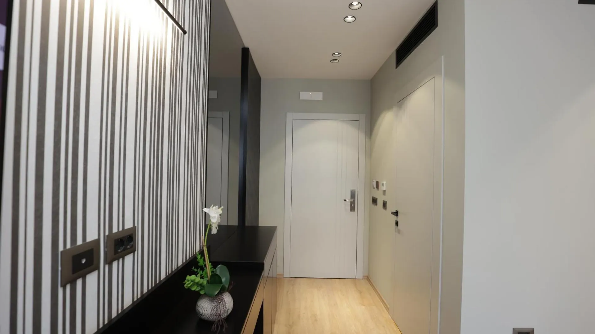 טיראנה Gremmy Boutique Hotel