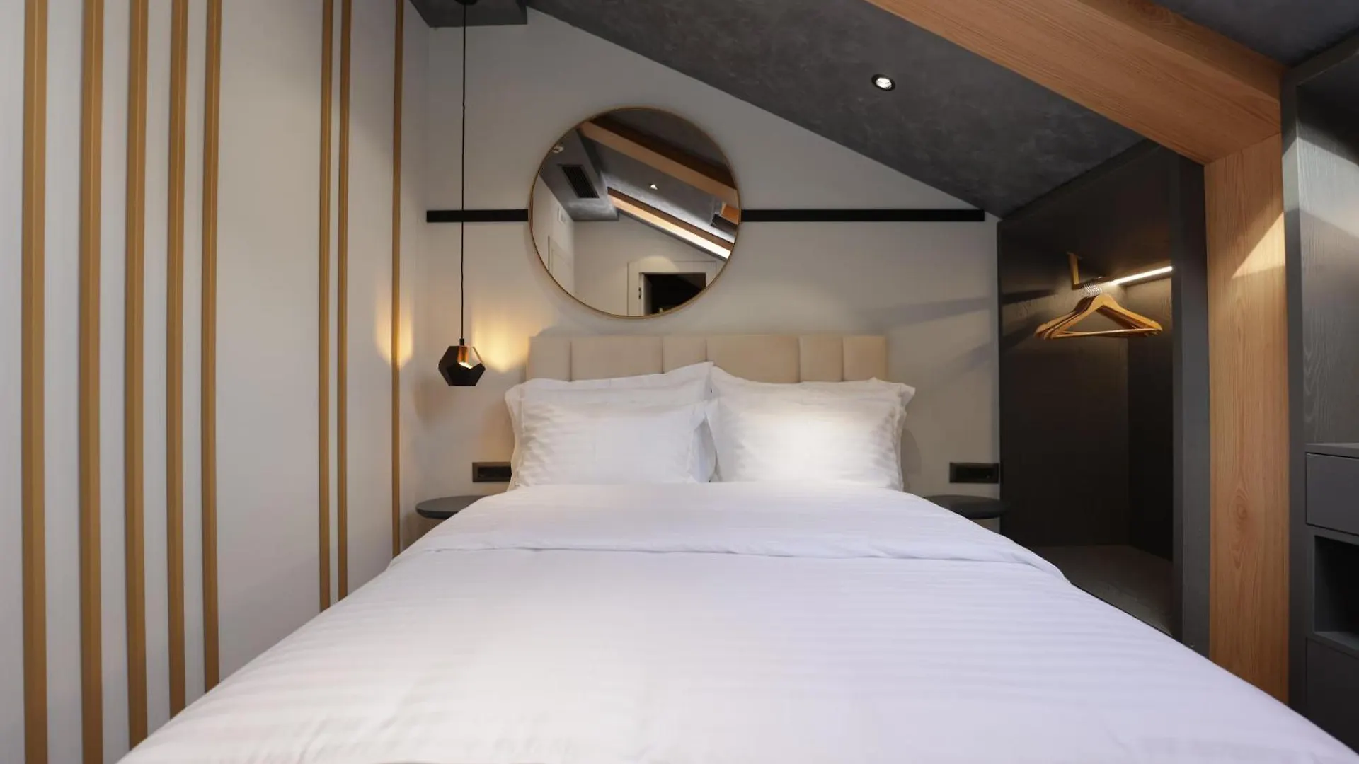 טיראנה Gremmy Boutique Hotel 4*,  אלבניה